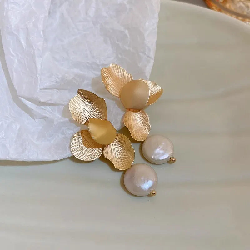 Natural Freshwater Pearls Earrings 18K Gold Plt Flower Earring For Party Wedding