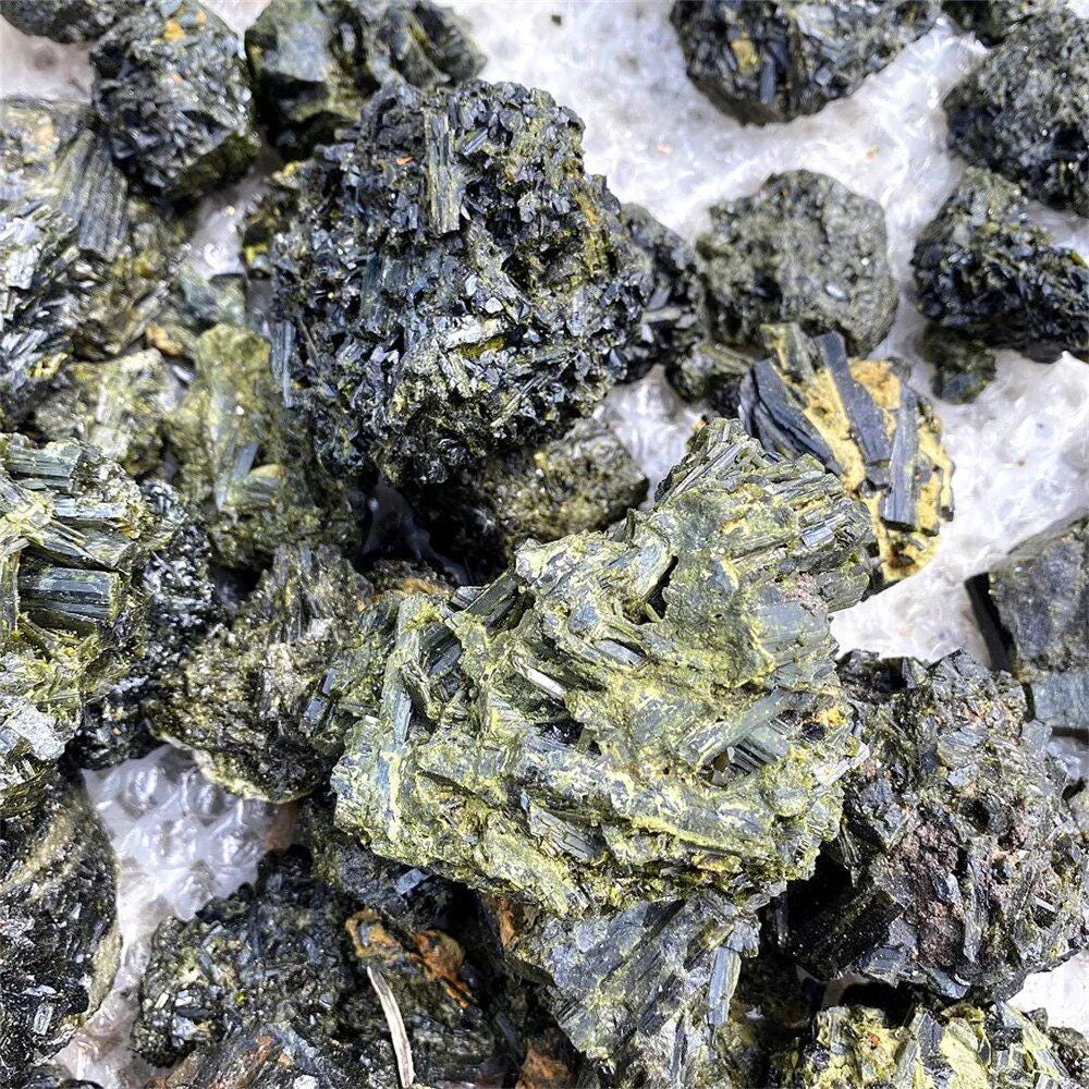 Green Tourmaline Natural Stone Raw Mineral Specimen Gemstones Healing Room Decor Reiki Crystals And Rock Stones Ornament