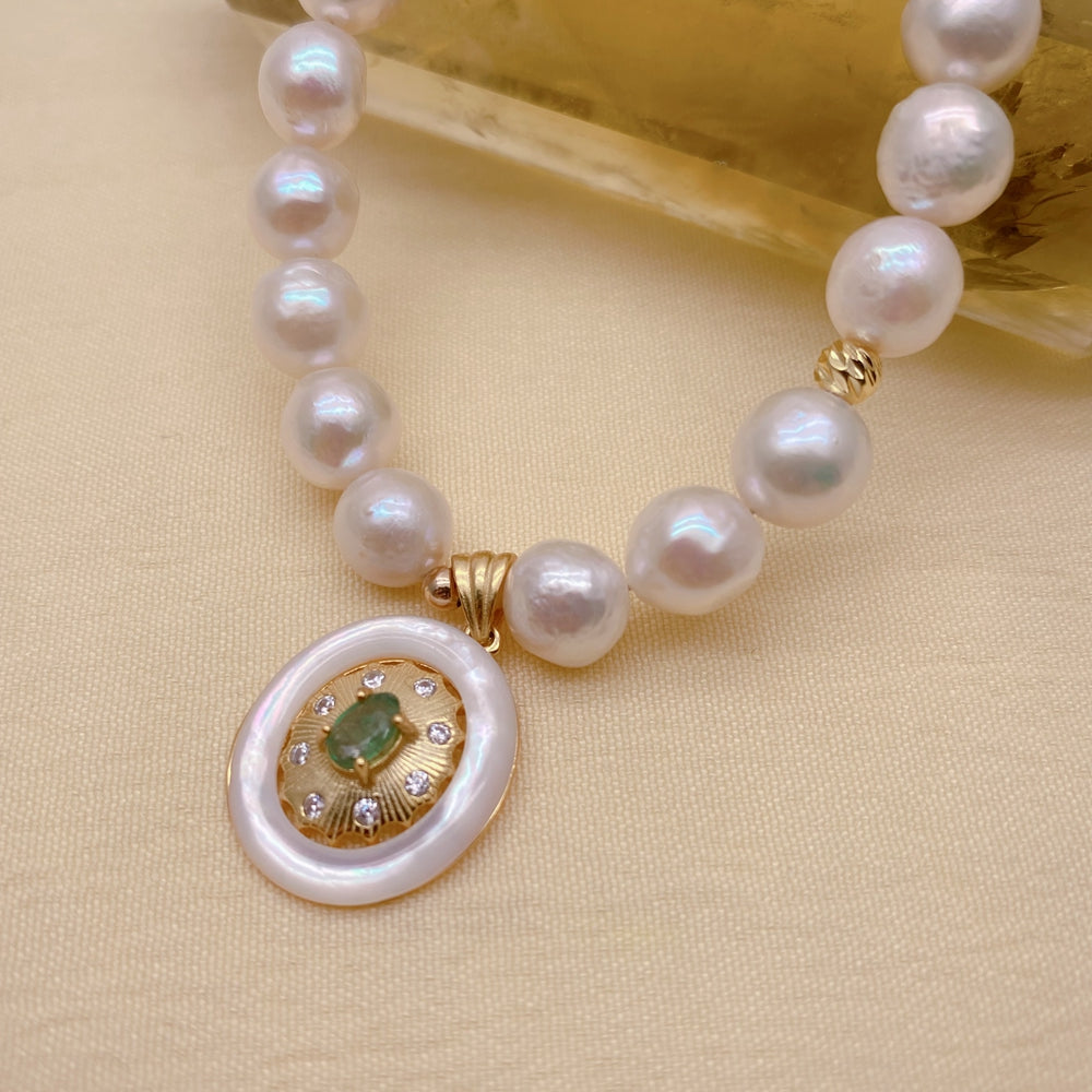 Cultured White Nucleated Pearl Choker Necklace White Sea Shell Peridot Pendant