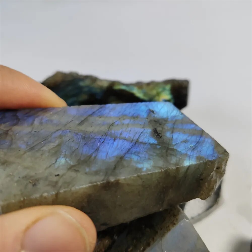 High Quality Natural Labradorite Smooth Side Original Labradorite Moonstone Natural Stones Ornament