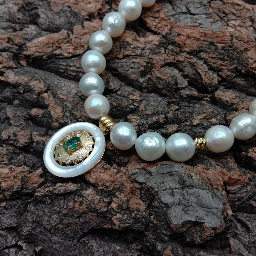 Cultured White Nucleated Pearl Choker Necklace White Sea Shell Peridot Pendant