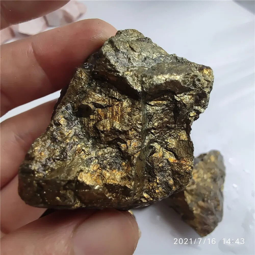 Wholesale Natural CuFeS2 Chalcopyrite Mineral Crystal Containing Gold Silver Copper Ore Ore Stone Teaching Specimen Experimental